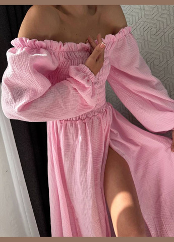 Світло-рожева муслинова однотонна ніжно-рожева сукня з ефектним розрізом No Brand однотонна