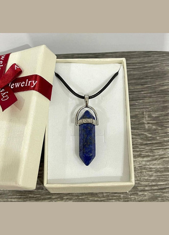 Кулон із натуральним каменем у вигляді кристала-шестигранника на шнурку в подарунковій коробочці Лазурит (326807758)