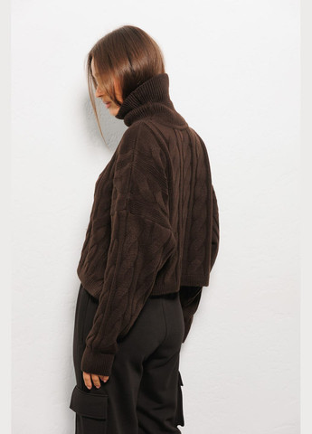 Коричневый вязаный женский свитер темно-шоколадный с крупными косами Arjen