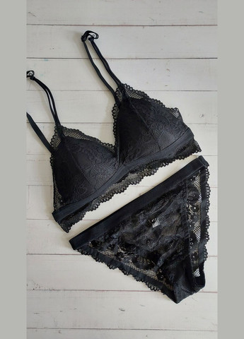 Чорний демісезонний комплект нижньої білизни бюстгальтер і трусики s/m білий (2-211) New Style