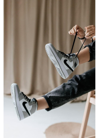 Серые демисезонные кроссовки мужские nike air jordan 1 mid light smoke grey найк аир джордан No Brand