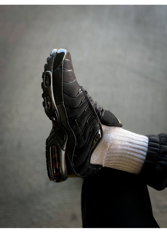 Білі Осінні кросівки чоловічі nike air max plus triple black 604133-050 найк аір макс тн No Brand