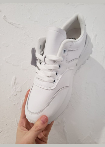 Белые демисезонные белые кожаные кроссовки No Brand