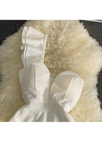 Белое коктейльное, вечернее женское платье с открытыми плечами No Brand