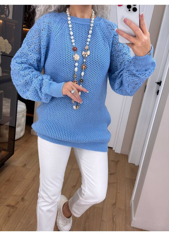 Блакитний демісезонний жіночий светр з ажурними рукавами джемпер No Brand