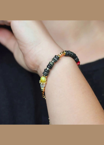 Браслет натуральный Змеевик+Пирит+Коралл+Жемчуг+Жадеит, фур-ра гип-ный сплав цвет золото d-6х4мм+- L-18-23см No Brand браслет (302810323)