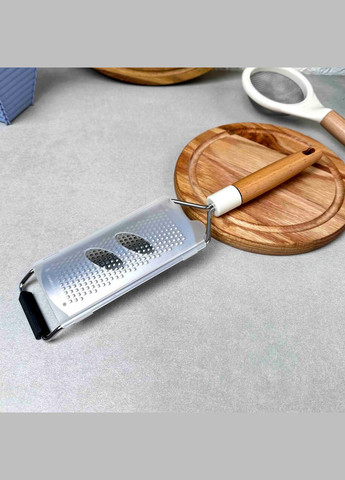 Тертка із нержавіючої сталі Дрібна фракція Milk & Wood з дерев'яною ручкою No Brand (366818140)