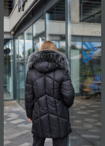 Черная зимняя куртка MN