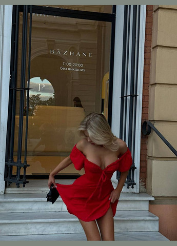 Червона ділова, повсякденний, кежуал, вечірня жіноча сукня Україна в горошок