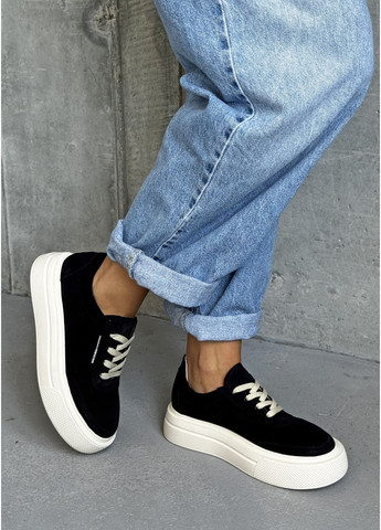 Черные кеды натуральный замш с контрастной подошвой InFashion Кеди