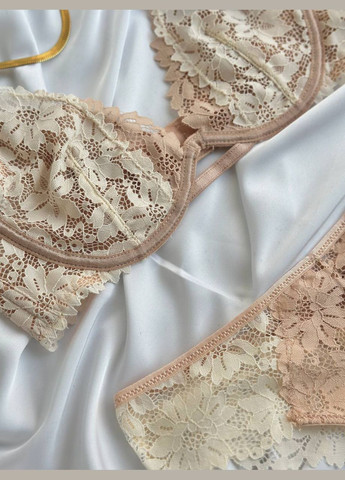 Светло-бежевый демисезонный роскошный кружевной комплект Vakko