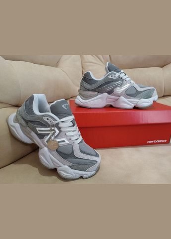 Сірі всесезонні жіночі кросівки No Brand