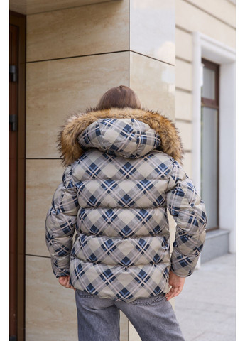 Бежевая зимняя куртка MN