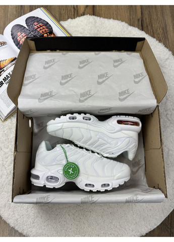 КРОССОВКИ ЖЕНСКИЕ NIKE AIR MAX PLUS TN WHITE НАЙК АИР МАКС ТН ПЛЮС No Brand белые демисезоны (367168294)