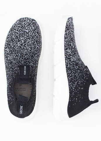 Чорні кросівки Geox