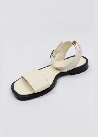 Молочные босоножки Benito без застежки