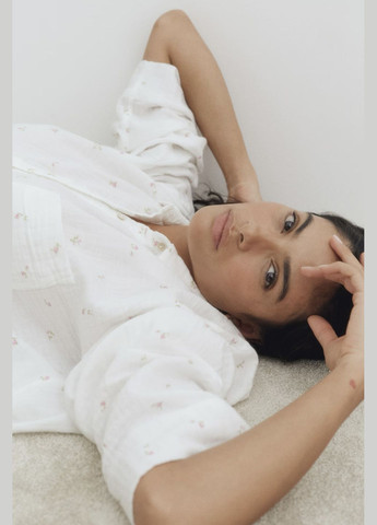 Белая всесезон муслиновый комплект H&M сорочка/шорти