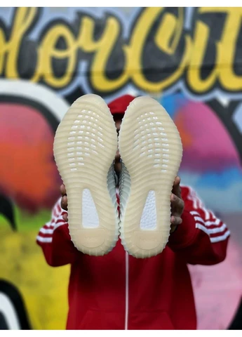 Белые летние кроссовки adidas yeezy boost 350 v2 cloud white mint адидас изи буст No Brand