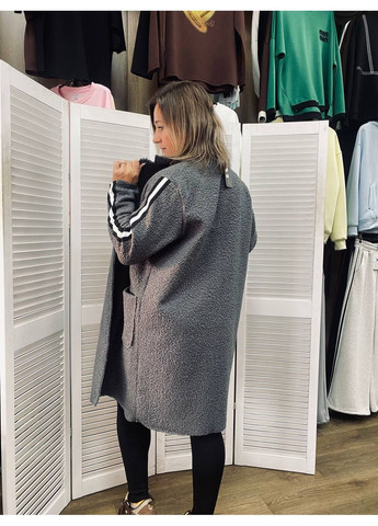 Серое демисезонное Демисезонное женское пальто с лампасами. MonCher