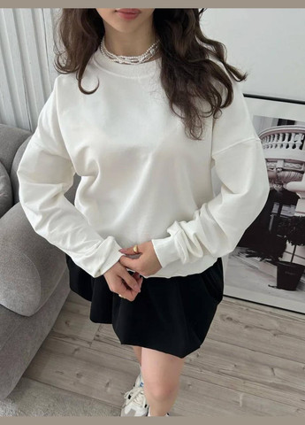 Белый свитшот женский однотонный Style Point однотонный без декора (342075888)