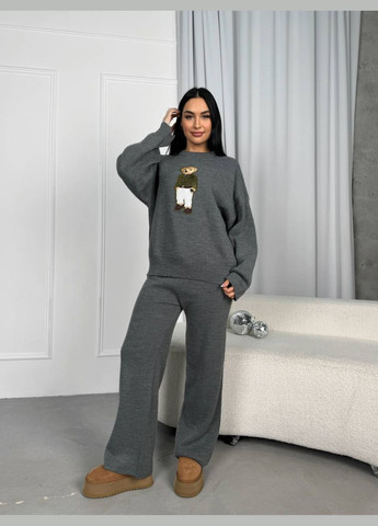 Жіночий теплий в'язаний брючний костюм із ведмедиком в стилі поло темний беж No Brand (315896787)