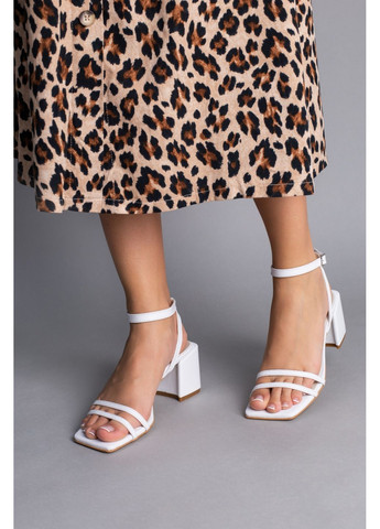 Белые кожаные женские босоножки (9401-1) VZUTIK