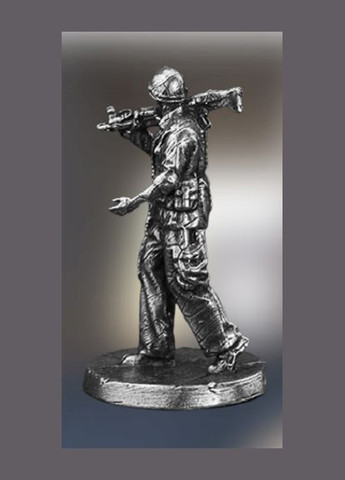 Мініатюрна настільна фігурка у формі солдата зі зброєю No Brand (292260667)