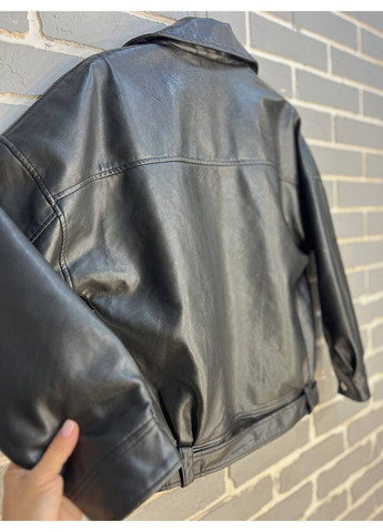 Чорна демісезонна куртка 2255 косуха модель оверсайз подовжена блискавки пояс штучна шкіра AFTF BASIC