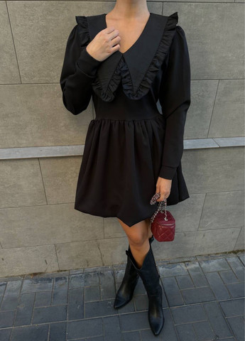 Чорна кежуал приталена міні сукня балон з довгими рукавами та відкладним коміром прикрашений рюшами балон Україна однотонна