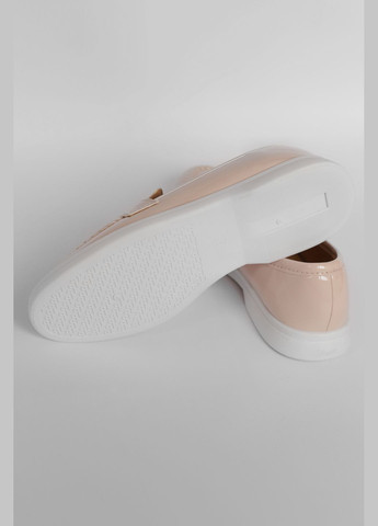 Туфли-лоферы женские светло-розового цвета Let's Shop с цепочками