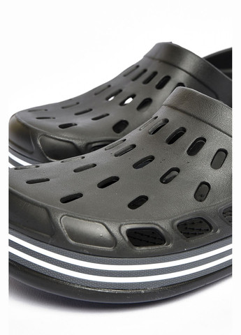 Крокси чоловічі чорного кольору Let's Shop (327795967)