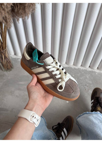 Сірі всесезонні кросівки spezial light brown adidas