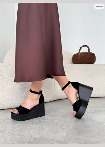 Жіночі босоніжки на платофрмі чорний колір натуральний замш No Brand (332988375)