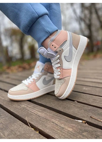 Белые летние кроссовки nike air jordan 1 retro high beige grey white найк аир джордан No Brand