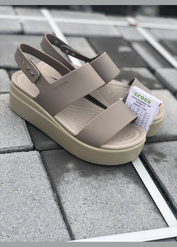 Светло-коричневые женские сандалии платформа лавандовые women's 4u low wedges sandal purple moon Crocs