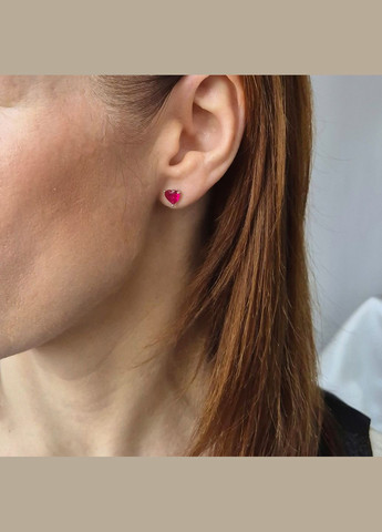 Серебряные сережки гвоздики на закрутках Сердце с Малиновым камнем серебро 925 пробы Родированное ск2фру/282 No Brand (324835515)