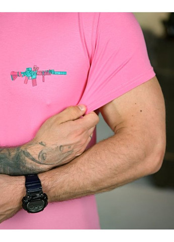 Тактична чоловіча футболка Пістолет рожева No Brand (356509132)