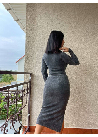 Чорна сукня жіноча 400235 варена тай дай довга рубчик з розрізом облягаюча чорна Little Secret