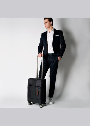 Чемодан на 4 колесах Brief Black S с USB/micro-USB/CONNEQU 35л (BV4444BRBM_N)Brief Piquadro (322206610)