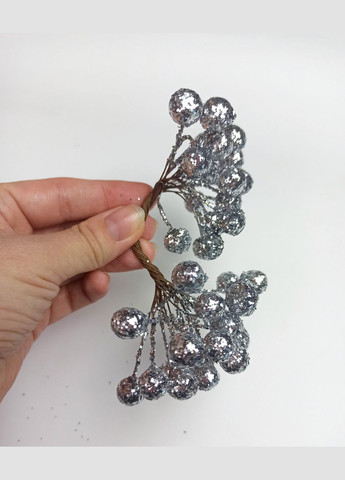 Декор новорічний Набір декоративних ягід глітерні Сріблясті 40 шт ягід 12 мм Finding (338434417)