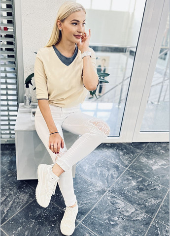 Бежевий крутезний светр люкс якості No Brand