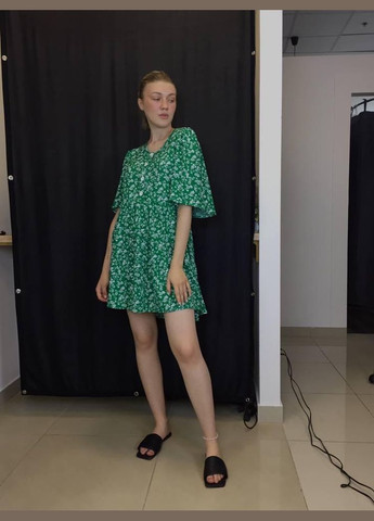 Зеленое сукня Modna KAZKA
