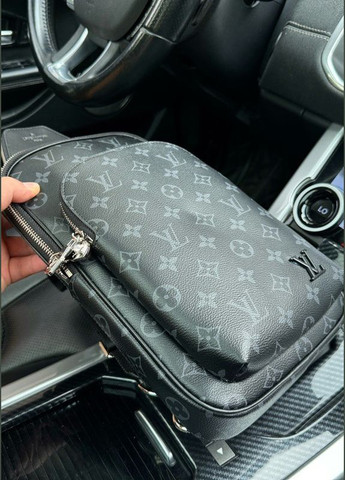 Чоловіча нагрудна сумка Louis Vuitton чорна No Brand (305849046)