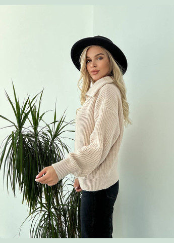 Жіночий светр із блискавкою на горловині бежевого кольору р.42/46 391546 New Trend (285711326)