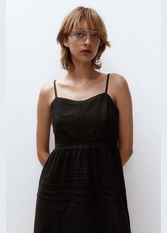 Черное платье с вышивкой H&M однотонное
