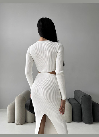 Белое кэжуал платье Larionoff однотонное