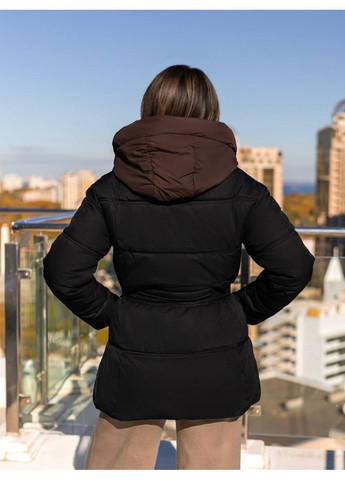 Черная зимняя куртка 888 зимняя плащевка, холофайбер, очень теплая в удлиненном фасоне с капюшоном. Україна