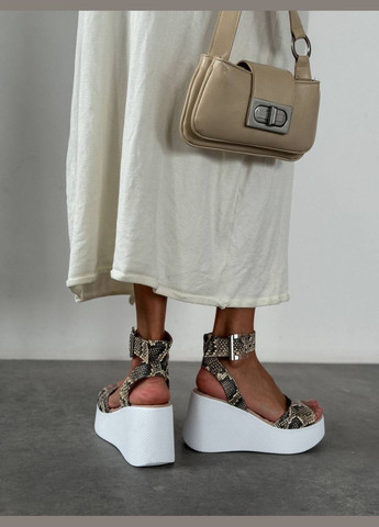 Бежевые стильные женские босоножки No Brand с ремешком