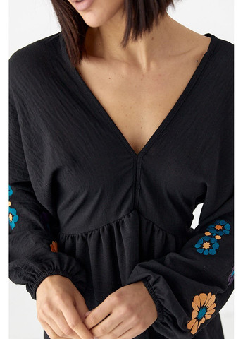 Черное праздничный, повседневный, вечернее длинное платье с вышитыми цветами No Brand с цветочным принтом