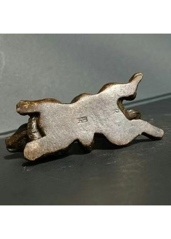 Миниатюрная античная медная статуэтка в виде обернутая змеи вокруг кролика No Brand (305197961)
